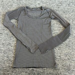 Lululemon Swiftly Tech Long Sleeved Top Size 4